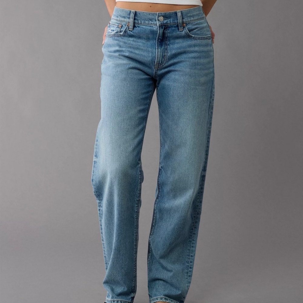 AE Strigid Low-Rise Ex-Boyfriend Jean